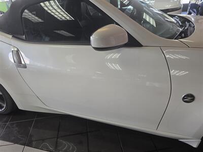 2015 Nissan 370Z ROADSTER 2DR CONVERTIBLE   - Photo 24 - Hamilton, OH 45015