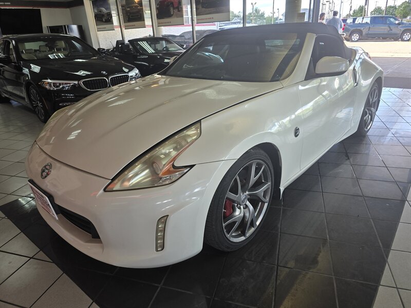 2015 Nissan 370Z ROADSTER 2DR CONVERTIBLE   - Photo 1 - Hamilton, OH 45015
