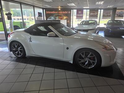 2015 Nissan 370Z ROADSTER 2DR CONVERTIBLE   - Photo 4 - Hamilton, OH 45015