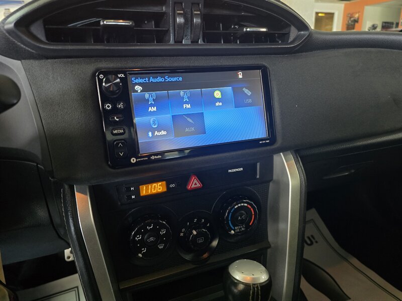 2017 Toyota 86 Base 2DR COUPE - Photo 14 - Hamilton, OH 45015