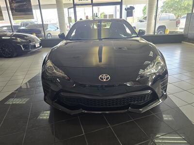 2017 Toyota 86 Base 2DR COUPE - Photo 2 - Hamilton, OH 45015