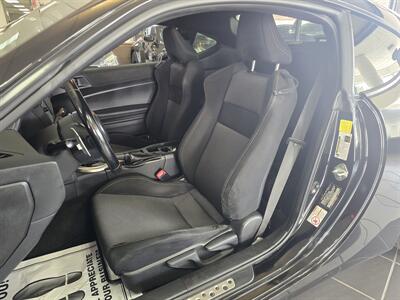 2017 Toyota 86 Base 2DR COUPE - Photo 8 - Hamilton, OH 45015