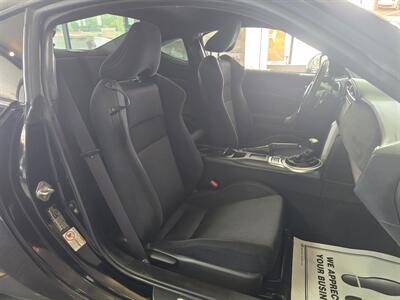 2017 Toyota 86 Base 2DR COUPE - Photo 12 - Hamilton, OH 45015