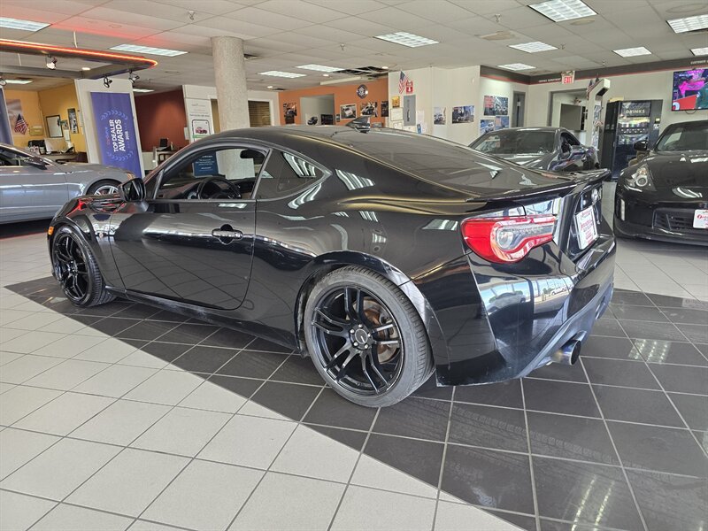 2017 Toyota 86 Base 2DR COUPE - Photo 4 - Hamilton, OH 45015