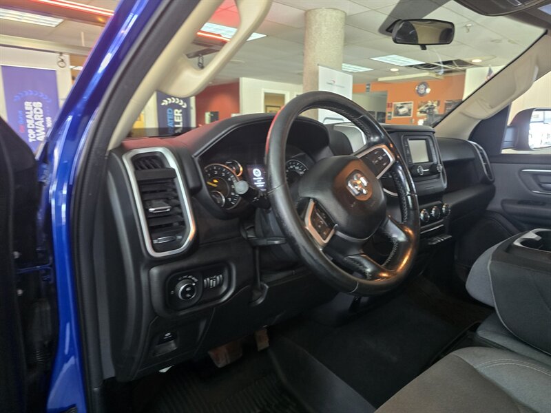 2019 RAM 1500 Big Horn 4DR CREW CAB - Photo 11 - Hamilton, OH 45015