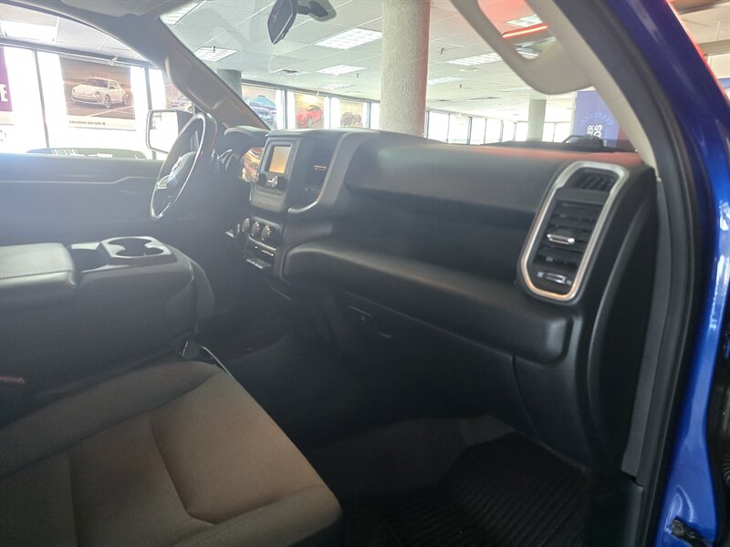 2019 RAM 1500 Big Horn 4DR CREW CAB - Photo 12 - Hamilton, OH 45015