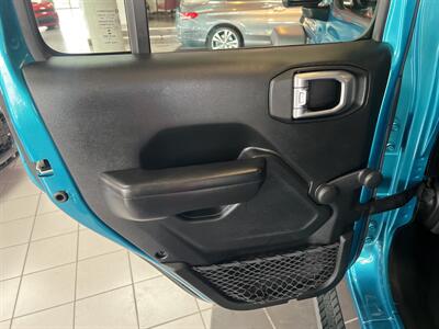 2020 Jeep Wrangler UNLIMITED SPORT 4DR SUV 4X4   - Photo 16 - Hamilton, OH 45015