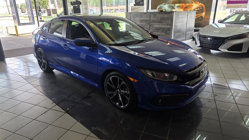2019 Honda Civic Sport 4DR SEDAN - Photo 4 - Hamilton, OH 45015