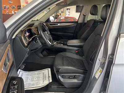 2024 Volkswagen Atlas SE   - Photo 8 - Hamilton, OH 45015