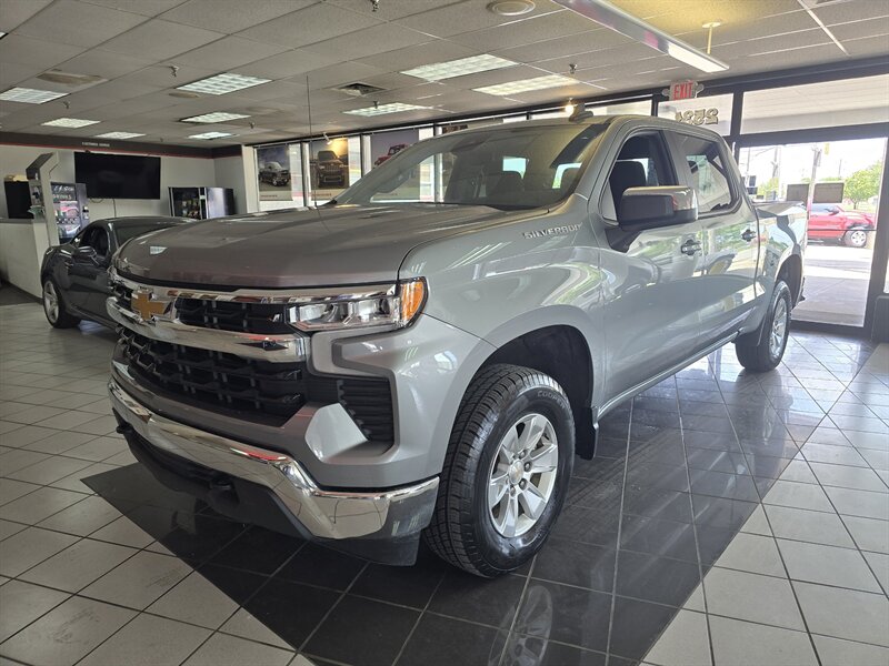 2025 Chevrolet Silverado 1500 LT   - Photo 1 - Hamilton, OH 45015