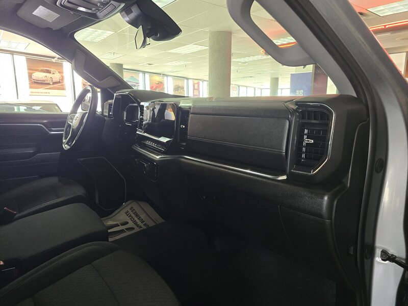 2025 Chevrolet Silverado 1500 LT - Photo 14 - Hamilton, OH 45015