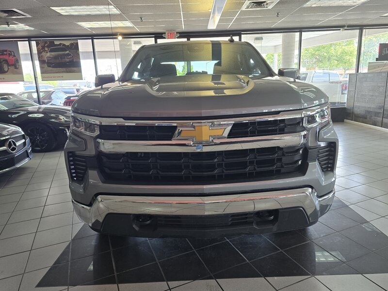 2025 Chevrolet Silverado 1500 LT - Photo 2 - Hamilton, OH 45015