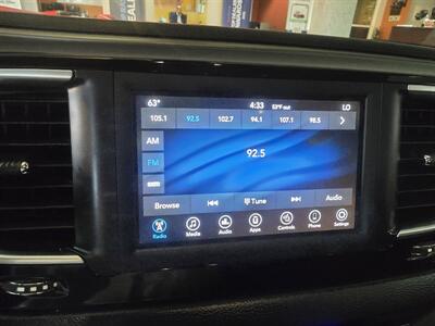 2020 Chrysler Pacifica Touring L  4DR MINI-VAN CAMERA   - Photo 21 - Hamilton, OH 45015