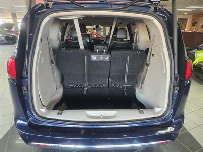2020 Chrysler Pacifica Touring L  4DR MINI-VAN CAMERA   - Photo 28 - Hamilton, OH 45015