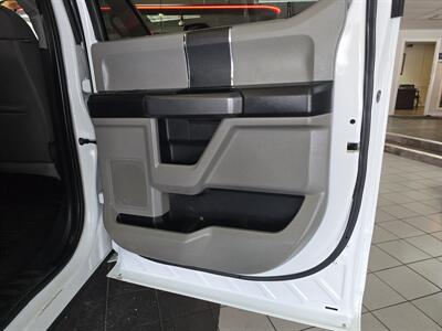2019 Ford F-350 XLT SUPER CREW 4X4/FX4   - Photo 15 - Hamilton, OH 45015