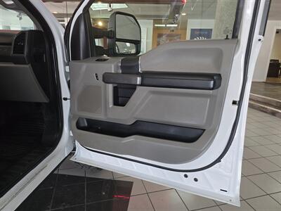 2019 Ford F-350 XLT SUPER CREW 4X4/FX4   - Photo 11 - Hamilton, OH 45015