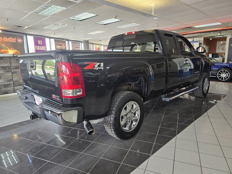 2012 GMC Sierra 1500 SLE 4DR EXTENDED CAB 4X4 - Photo 4 - Hamilton, OH 45015
