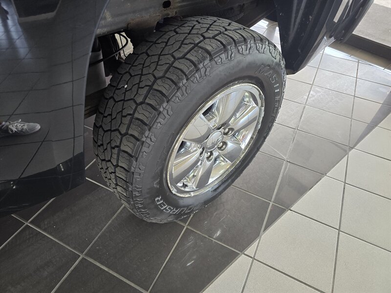 2012 GMC Sierra 1500 SLE 4DR EXTENDED CAB 4X4 - Photo 26 - Hamilton, OH 45015
