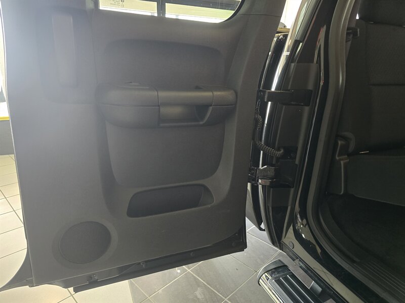2012 GMC Sierra 1500 SLE 4DR EXTENDED CAB 4X4 - Photo 15 - Hamilton, OH 45015