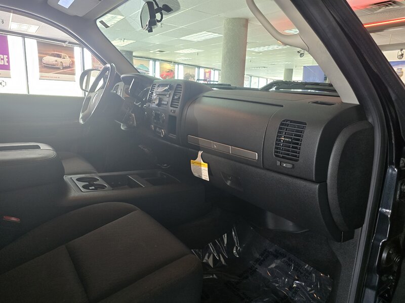 2012 GMC Sierra 1500 SLE 4DR EXTENDED CAB 4X4 - Photo 13 - Hamilton, OH 45015