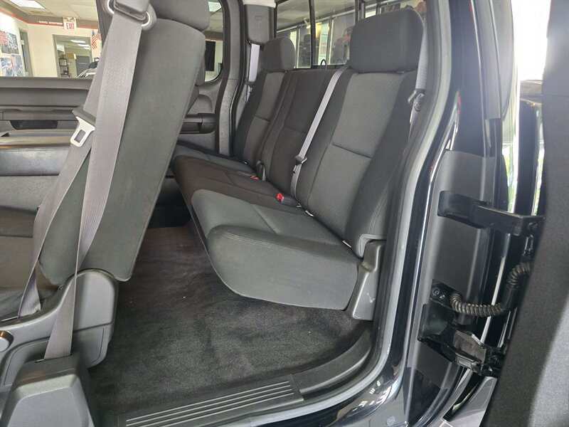 2012 GMC Sierra 1500 SLE 4DR EXTENDED CAB 4X4 - Photo 11 - Hamilton, OH 45015