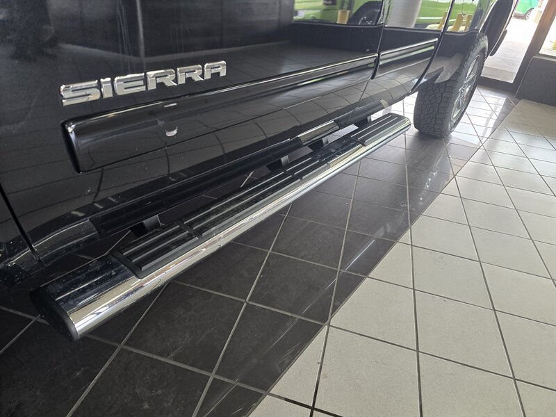 2012 GMC Sierra 1500 SLE 4DR EXTENDED CAB 4X4 - Photo 25 - Hamilton, OH 45015