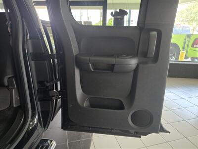 2012 GMC Sierra 1500 SLE 4DR EXTENDED CAB 4X4 - Photo 10 - Hamilton, OH 45015