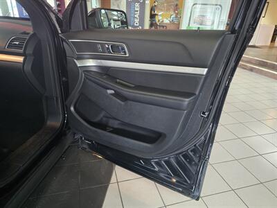 2017 Ford Explorer XLT   - Photo 16 - Hamilton, OH 45015