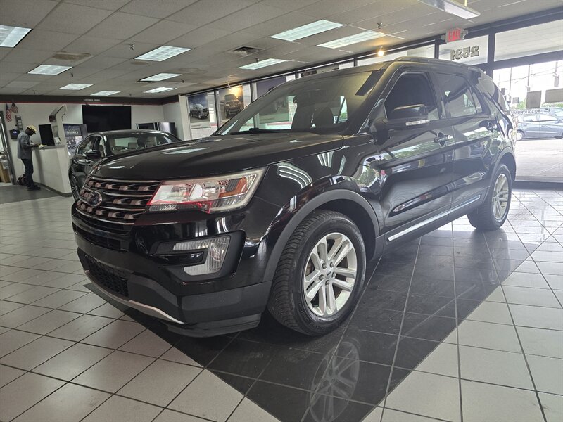 2017 Ford Explorer XLT   - Photo 1 - Hamilton, OH 45015