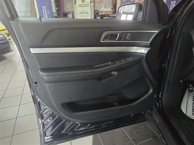 2017 Ford Explorer XLT   - Photo 8 - Hamilton, OH 45015