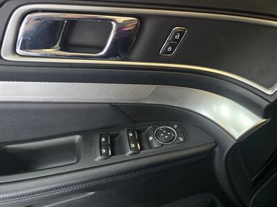 2017 Ford Explorer XLT   - Photo 24 - Hamilton, OH 45015
