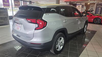 2018 GMC Terrain SLE 4DR SUV 4X4 - Photo 6 - Hamilton, OH 45015