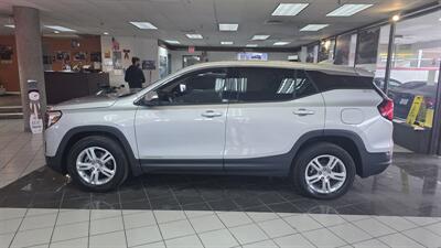 2018 GMC Terrain SLE 4DR SUV 4X4 - Photo 2 - Hamilton, OH 45015