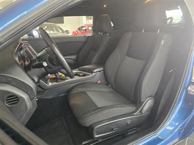 2022 Dodge Challenger SXT 2DR COUPE   - Photo 9 - Hamilton, OH 45015