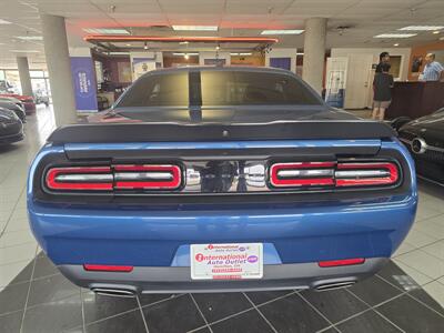 2022 Dodge Challenger SXT 2DR COUPE   - Photo 5 - Hamilton, OH 45015