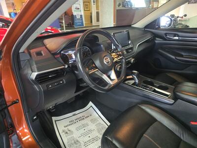 2022 Nissan Altima 2.5 SR 4DR SEDAN   - Photo 8 - Hamilton, OH 45015