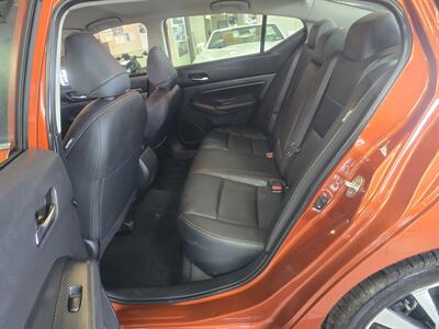 2022 Nissan Altima 2.5 SR 4DR SEDAN   - Photo 11 - Hamilton, OH 45015