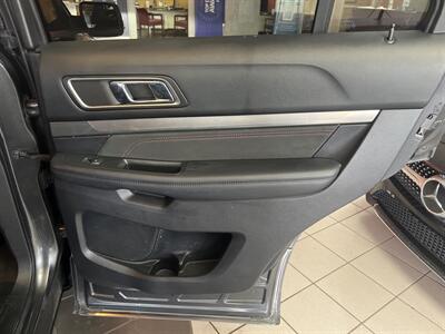 2018 Ford Explorer XLT 4DR SUV 4X4   - Photo 23 - Hamilton, OH 45015