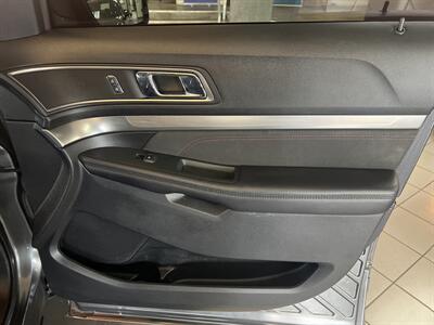 2018 Ford Explorer XLT 4DR SUV 4X4   - Photo 27 - Hamilton, OH 45015