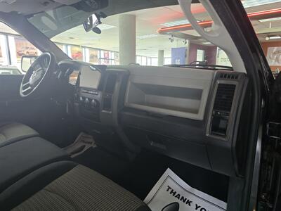2012 RAM 1500 Express 2DR REGULAR CAB 4X4   - Photo 11 - Hamilton, OH 45015