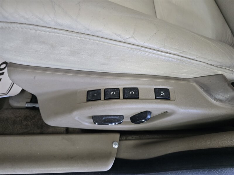 2013 Volvo S80 T6 4DR SEDAN AWD - Photo 19 - Hamilton, OH 45015