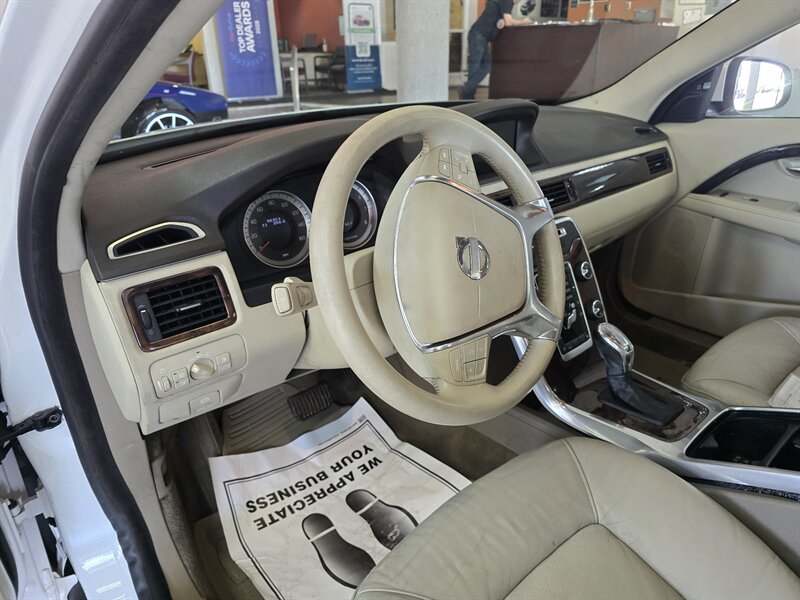 2013 Volvo S80 T6 4DR SEDAN AWD - Photo 9 - Hamilton, OH 45015