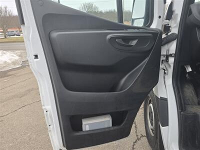 2021 FREIGHTLINER SPRINTER 2500 3DR CARGO VAN   - Photo 7 - Hamilton, OH 45015
