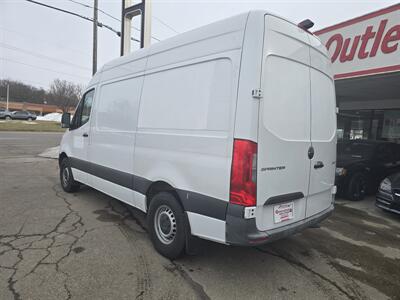 2021 FREIGHTLINER SPRINTER 2500 3DR CARGO VAN   - Photo 6 - Hamilton, OH 45015