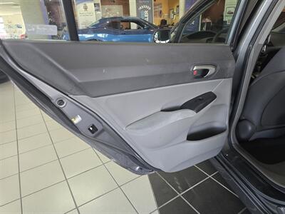 2009 Honda Civic LX 4DR SEDAN   - Photo 9 - Hamilton, OH 45015