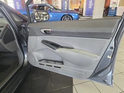2009 Honda Civic LX 4DR SEDAN   - Photo 11 - Hamilton, OH 45015