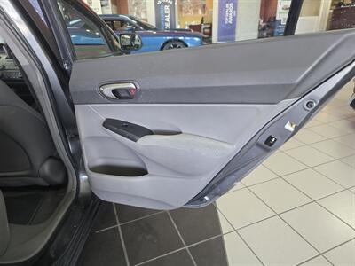 2009 Honda Civic LX 4DR SEDAN   - Photo 14 - Hamilton, OH 45015