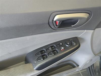 2009 Honda Civic LX 4DR SEDAN   - Photo 17 - Hamilton, OH 45015