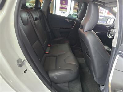2015 Volvo XC60 T5 Drive-E Premier 4DR WAGON - Photo 16 - Hamilton, OH 45015