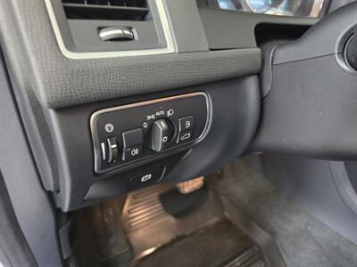 2015 Volvo XC60 T5 Drive-E Premier 4DR WAGON - Photo 19 - Hamilton, OH 45015